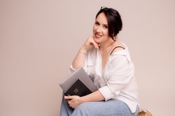 Ioana Maxim – consilier de carieră din România, oferind ghidare profesională și coaching pentru români din țară și diaspora
